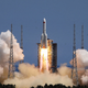 Image for article titled Daily Brief:中国ロケットへのブーイング